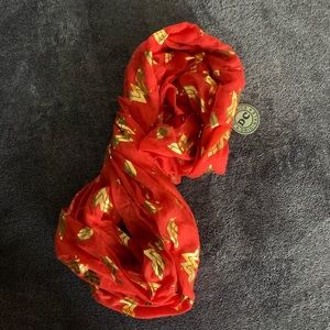 NWT red Wonder Woman infinity scarf